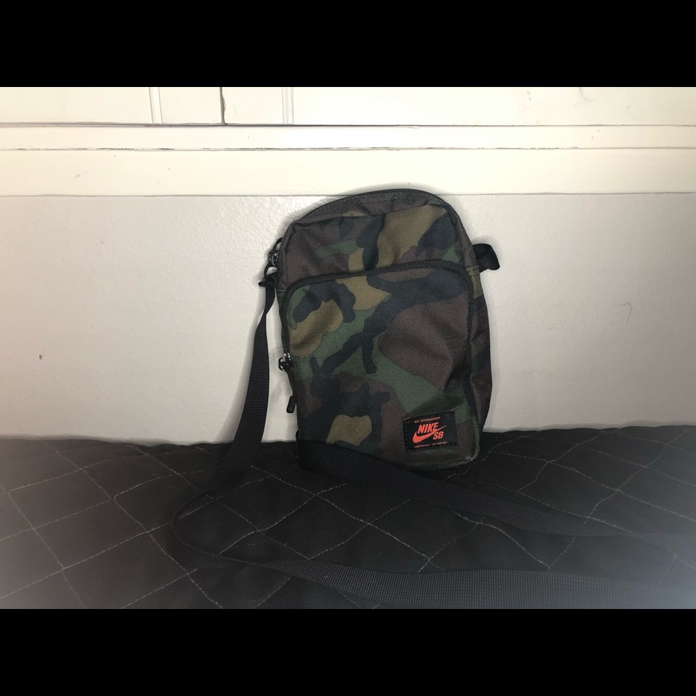 Nike Skateboarding Waist bag/ Sling bag